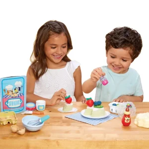 Alternative view of Creative Chefs™ Bluey - Pavlova Kit